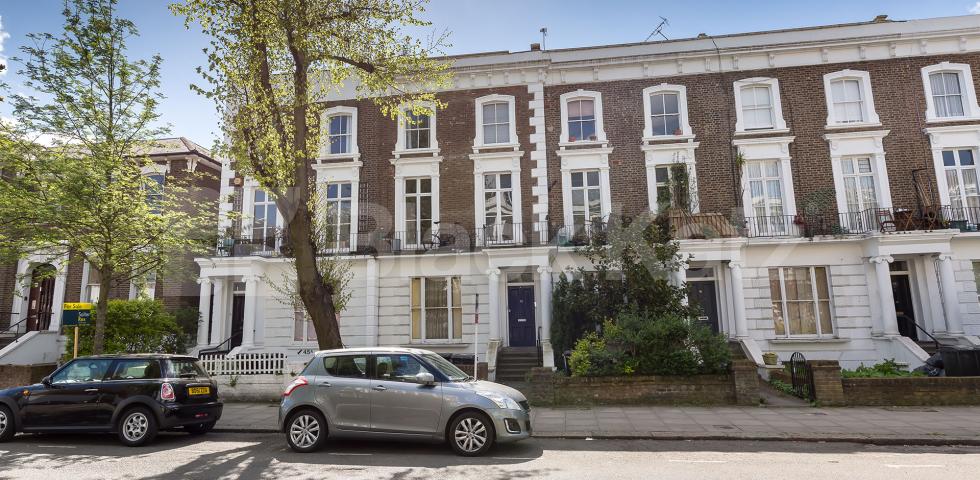 Recently refeurbished two bed in the heart of Kentish Town mins to tube & shops. Gaisford Street, Kentish Town